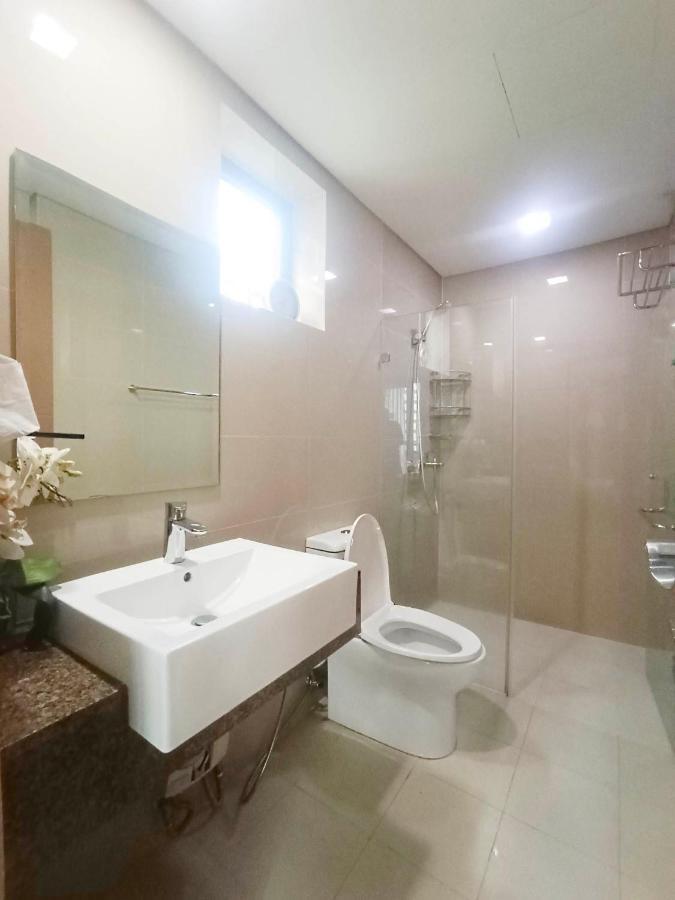 Palm Tree Two Villas Pasay Exterior photo